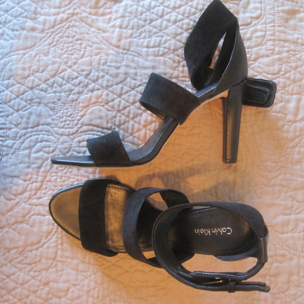 CALVIN KLEIN ASA BLACK SUEDE HEEL 9 NIB NEW